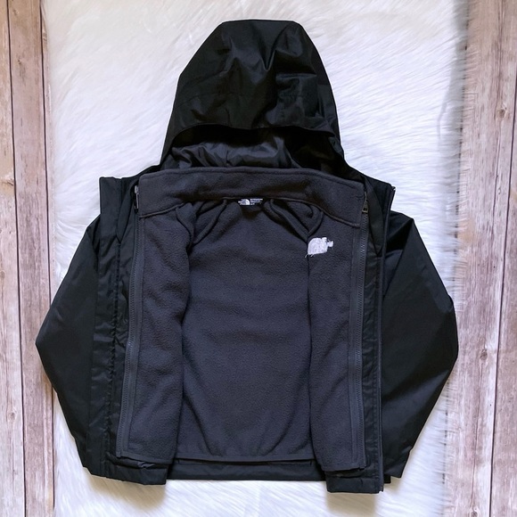 The North Face Boys’ Vortex TriClimate Black Jacket - Picture 6 of 11